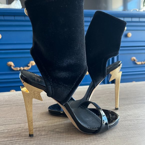 Brand New Never Worn Giuseppe Zanotti Lightning Bolt Heels - Picture 3 of 9